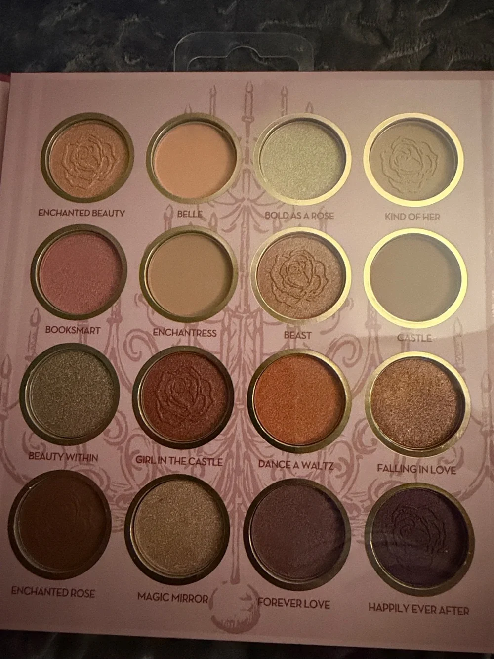 Belle 16 colors Eyeshadow Palette (makeup)